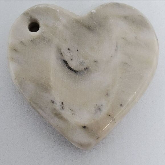 Heart Shaped Worry/Prayer Stone Pendant - Picture 1 of 2